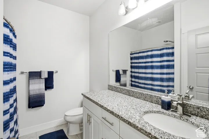 Main Bath  chrome hardware, and granite countersr