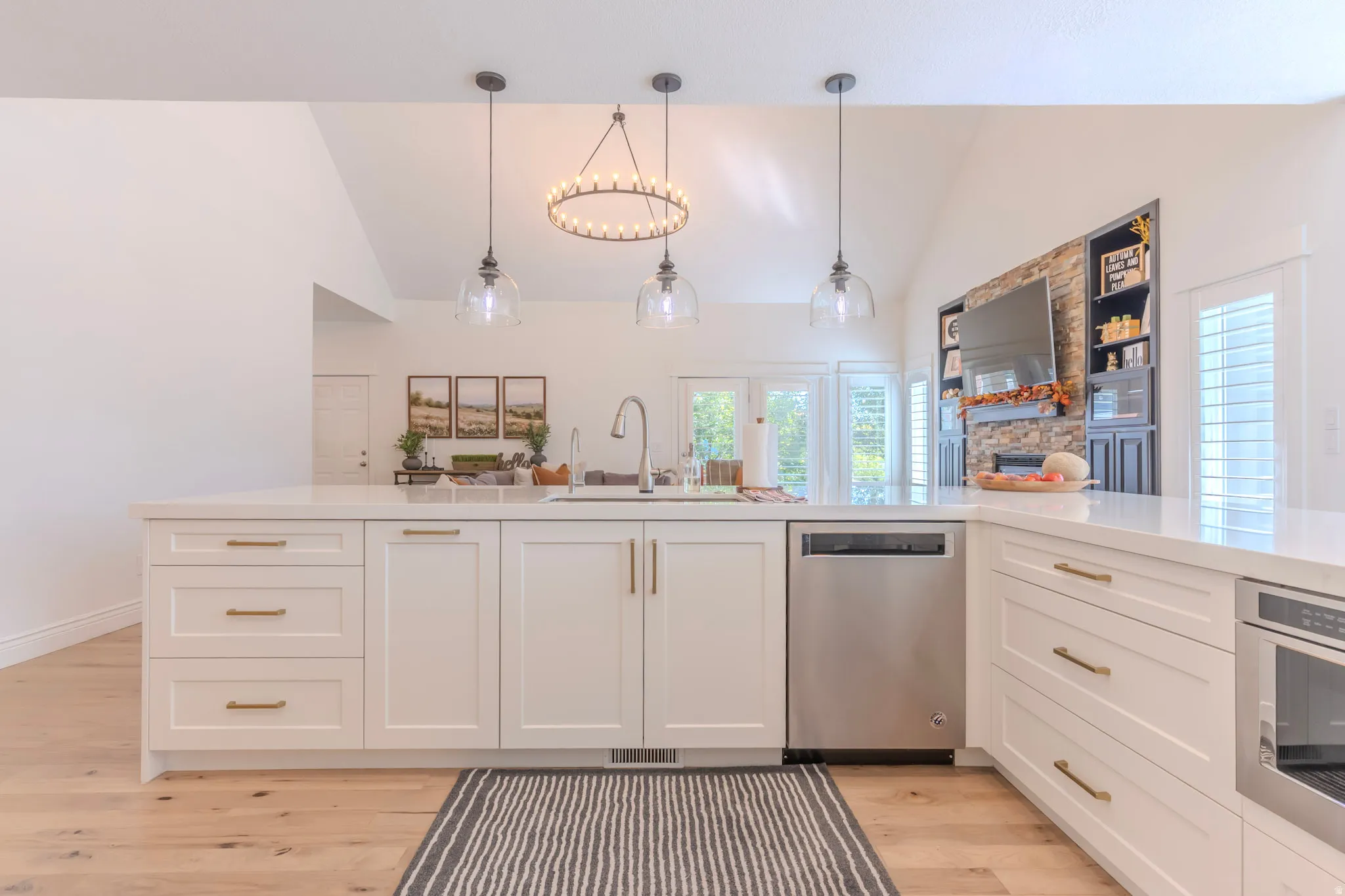 NEW dishwasher, microwave, pendant lights