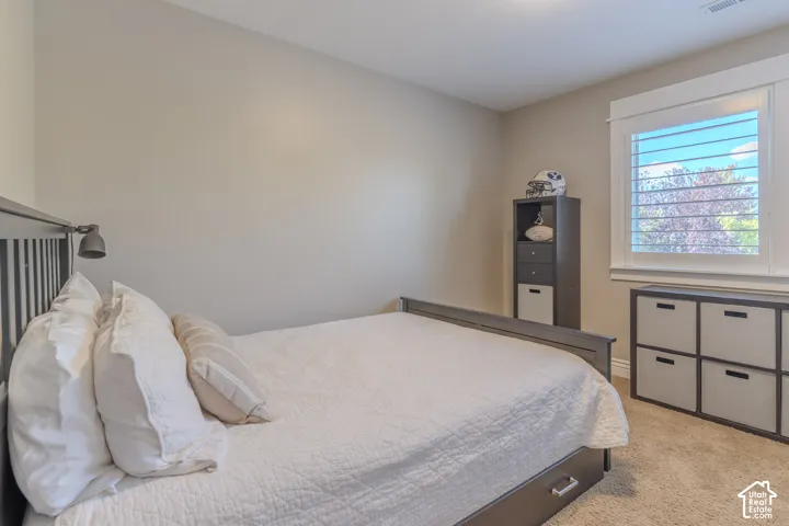 Upper bedroom #2