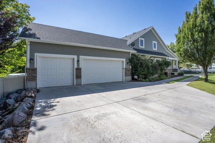 3-car garage