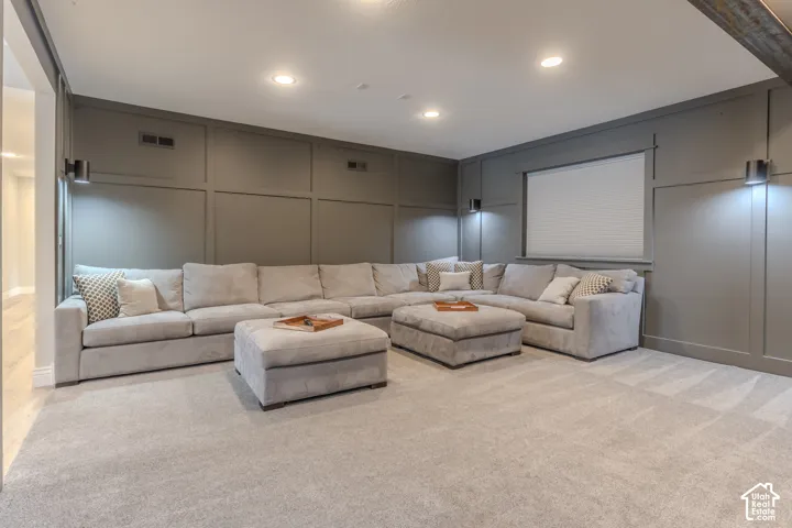 Recessed lighting & sconces