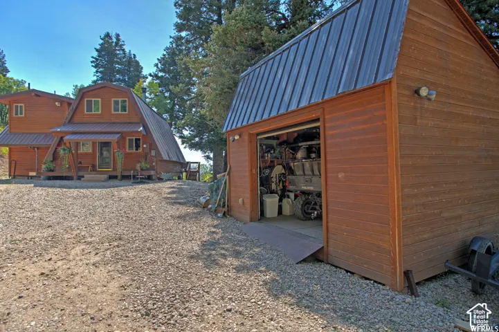 toy garage