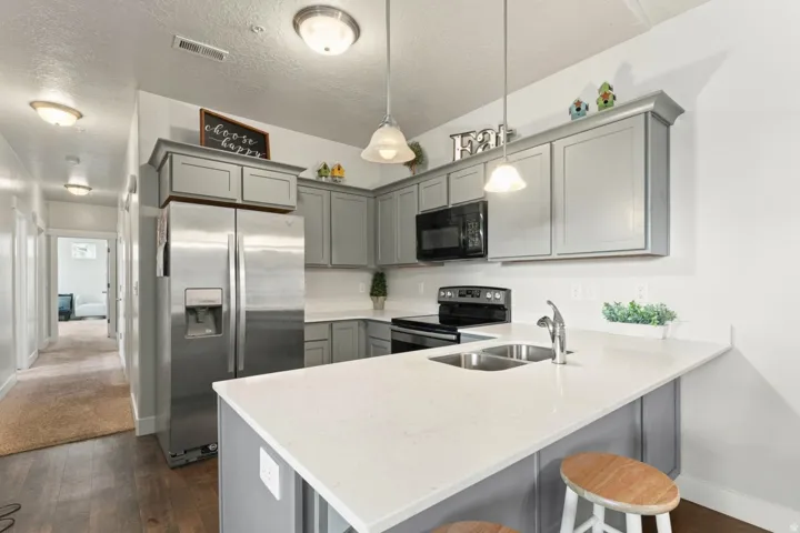 99 W Silver Springs Dr #1210, Orem, Utah 84058