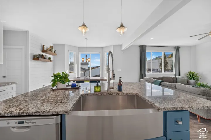 21 E Heron Hills Ave, Saratoga Springs, Utah 84045