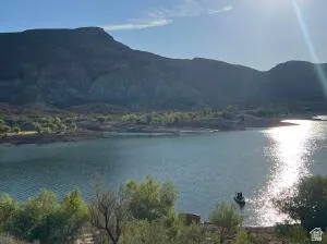 Quail Lake with sunrise