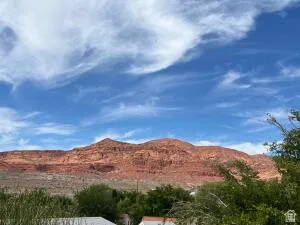 Red Cliffs hiking and biking area from Harrisburg community