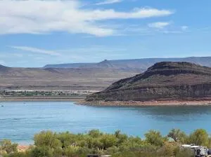 Quail lake with Volcano Molly, Gooseberry and the mesas in the backgroun to the the South East.