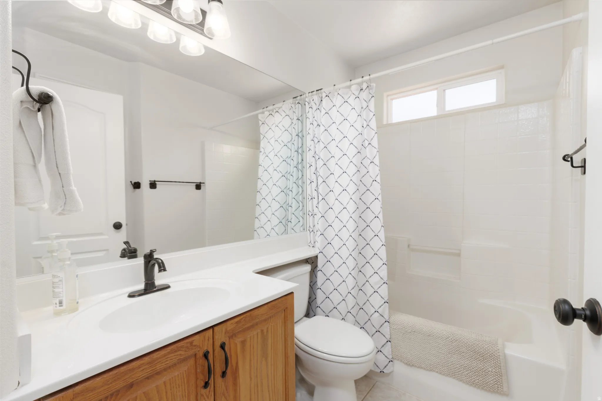 Hall Bath - Full