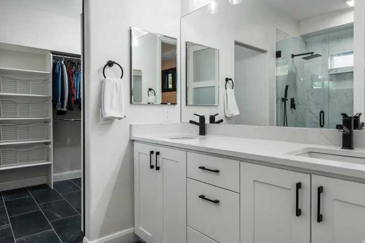 Dual Sinks in Primary Bathroom