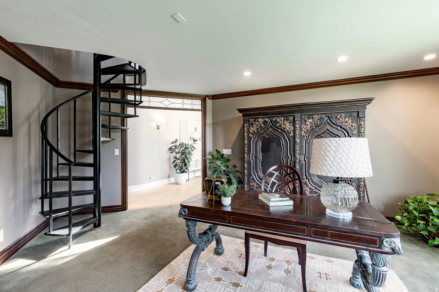 Wish access to bonus room off of the primary suite