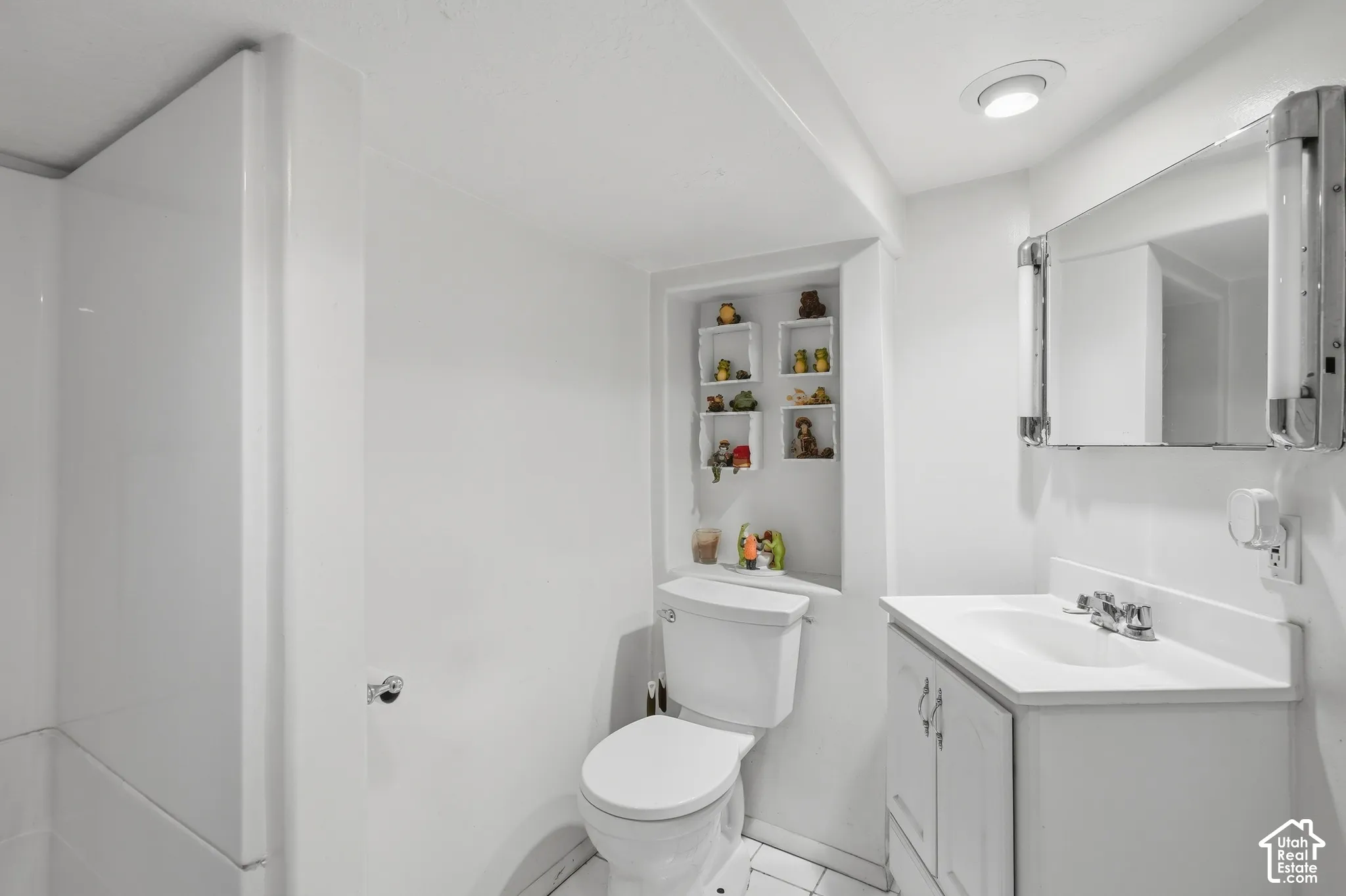 3./4 bathroom in basement.