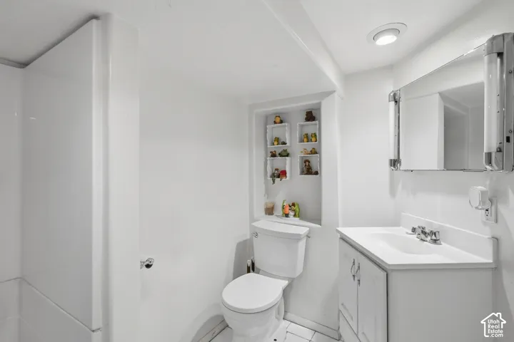 3./4 bathroom in basement.
