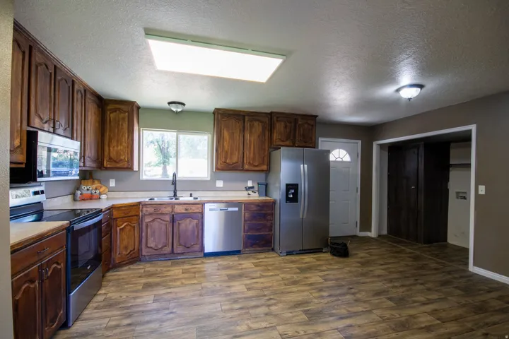 7465 E Brush Creek Rd, Jensen, Utah 84035