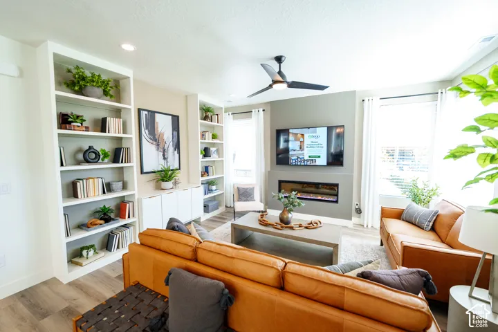 *Interior finished photos are from previously built model homes of the same floor plan for example purposes. Upgrades and finishes vary.*