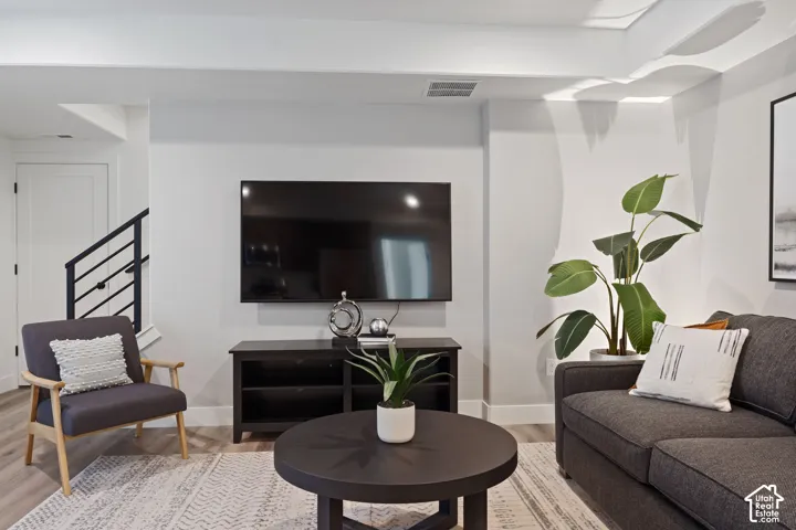 *Interior finished photos are from previously built model homes of the same floor plan for example purposes. Upgrades and finishes vary.*