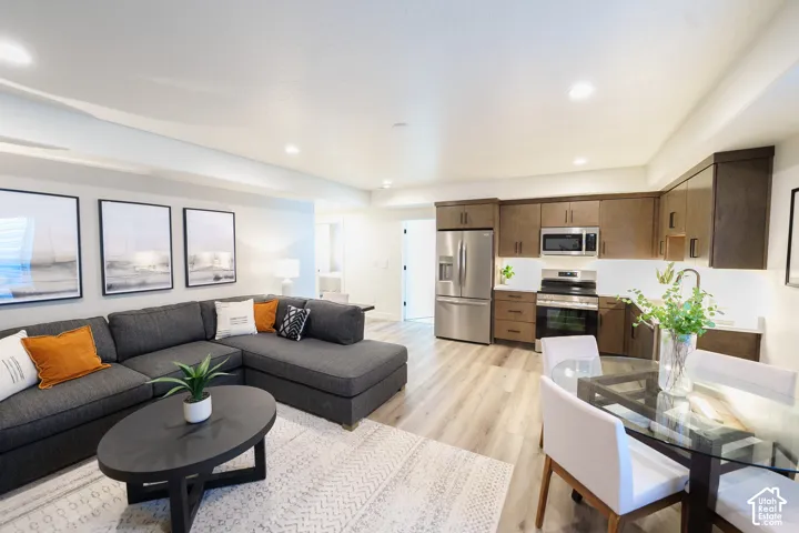*Interior finished photos are from previously built model homes of the same floor plan for example purposes. Upgrades and finishes vary.*