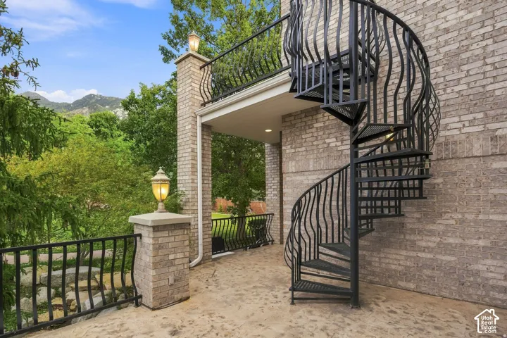 37 Wanderwood Way, Sandy, Utah 84092