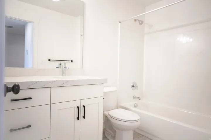 Upstairs full bathroom