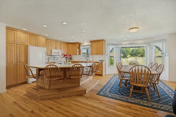 539 E 250 N, Centerville, Utah 84014
