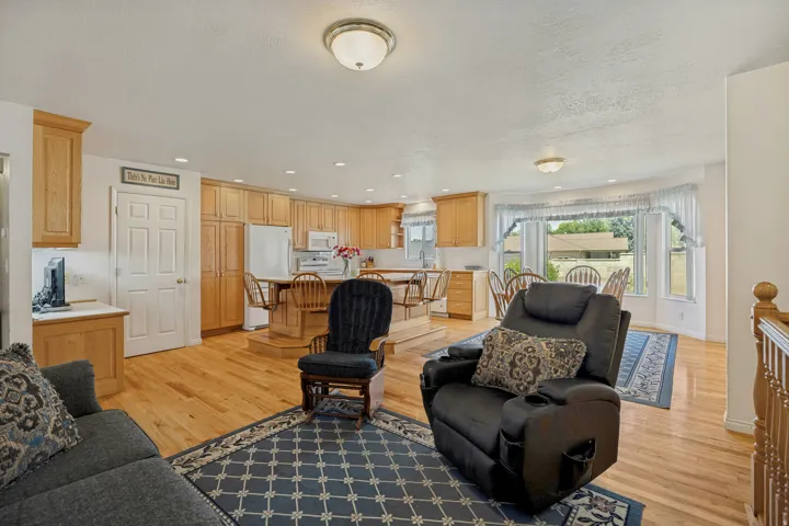 539 E 250 N, Centerville, Utah 84014