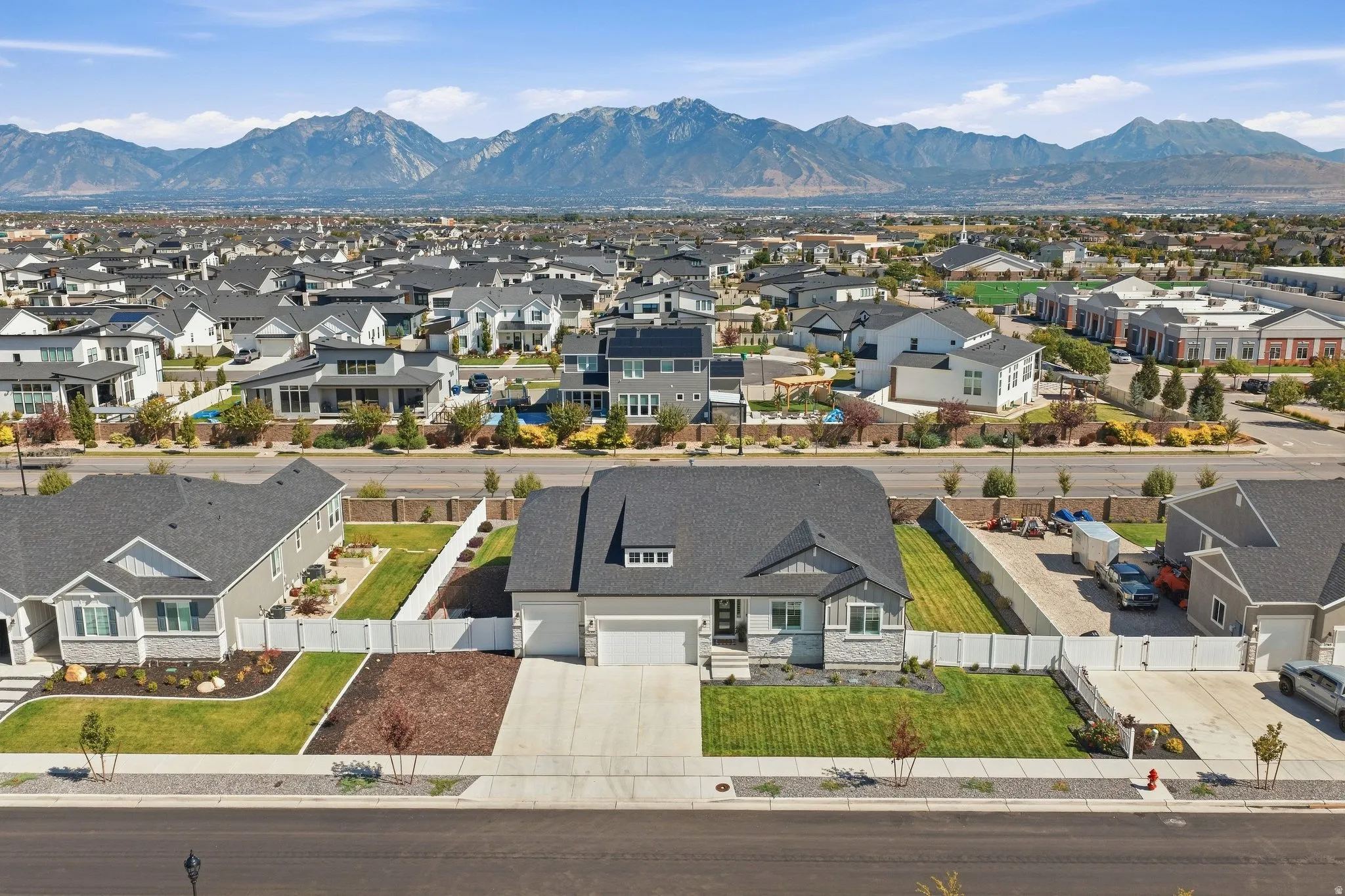 Birds eye view of property and community.