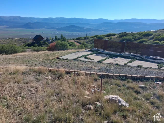 FRONT DRIVEWAY LEADING TO FOUNDATION
