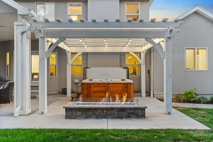 139 Canyon Breeze Dr, Centerville, Utah 84014