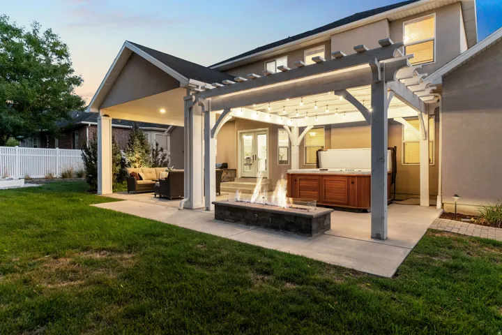139 Canyon Breeze Dr, Centerville, Utah 84014