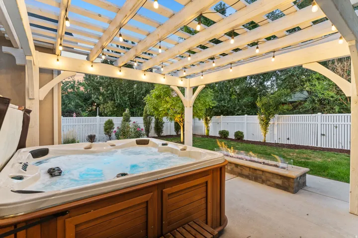 139 Canyon Breeze Dr, Centerville, Utah 84014
