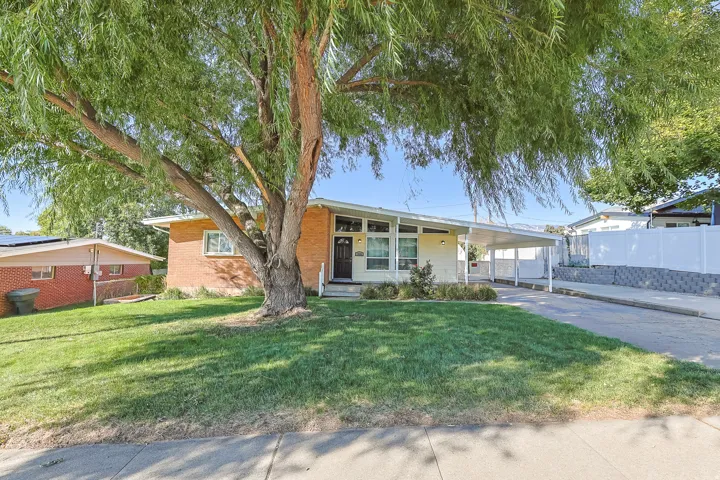 Beautiful Home near Harrison with Mountain Views