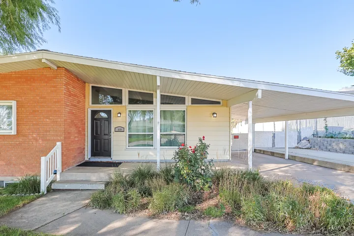 Nice Covered Front Porch