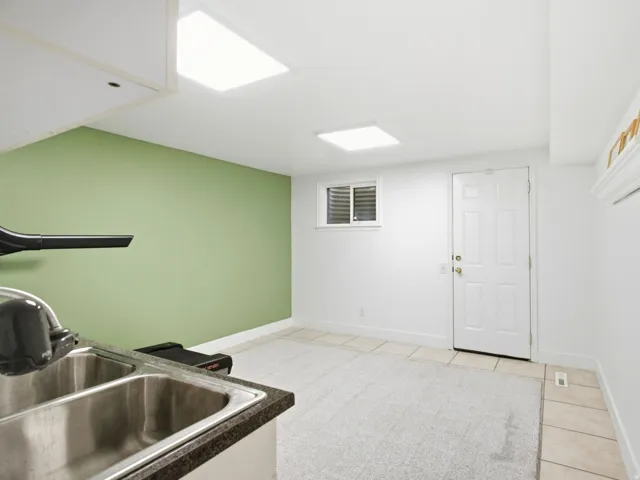 Access to outdoor stairwell