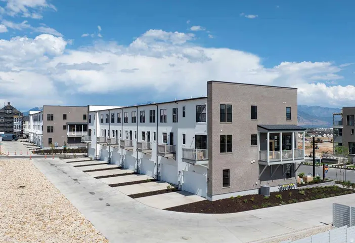 5342 W Center Field Dr, South Jordan, Utah 84009