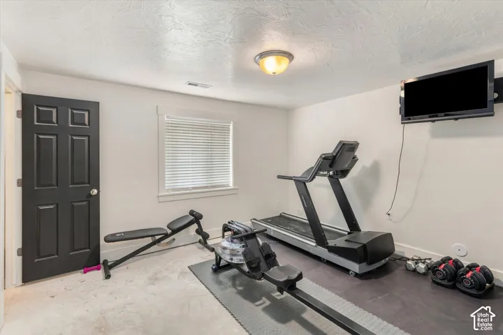 952 E 100 N, Hyde Park, Utah 84318