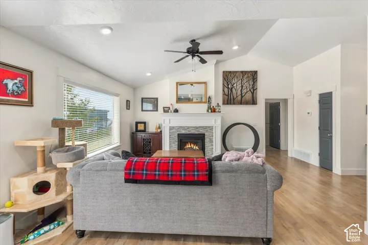 952 E 100 N, Hyde Park, Utah 84318