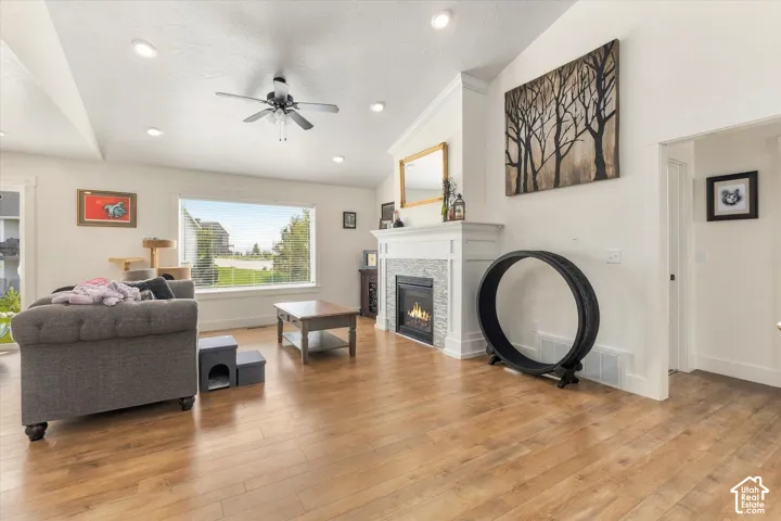 952 E 100 N, Hyde Park, Utah 84318