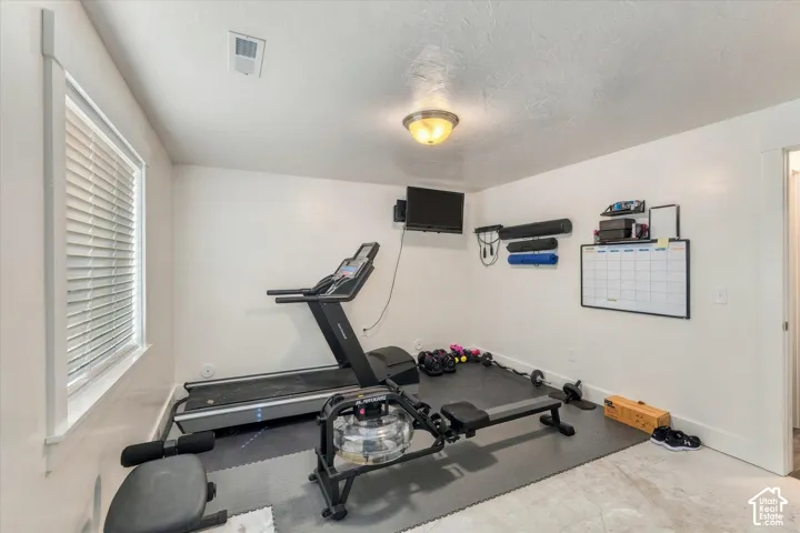 952 E 100 N, Hyde Park, Utah 84318
