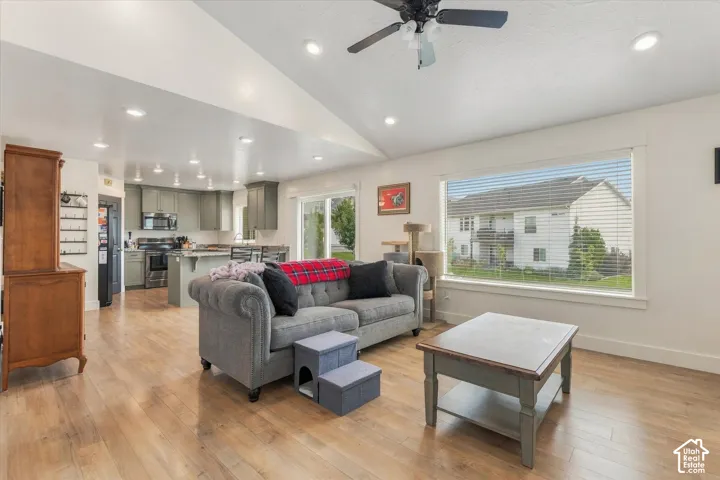 952 E 100 N, Hyde Park, Utah 84318