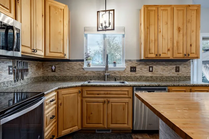 4523 W Park Bend Ct, Riverton, Utah 84096