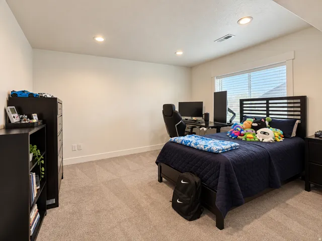 Recessed ceiling lighting