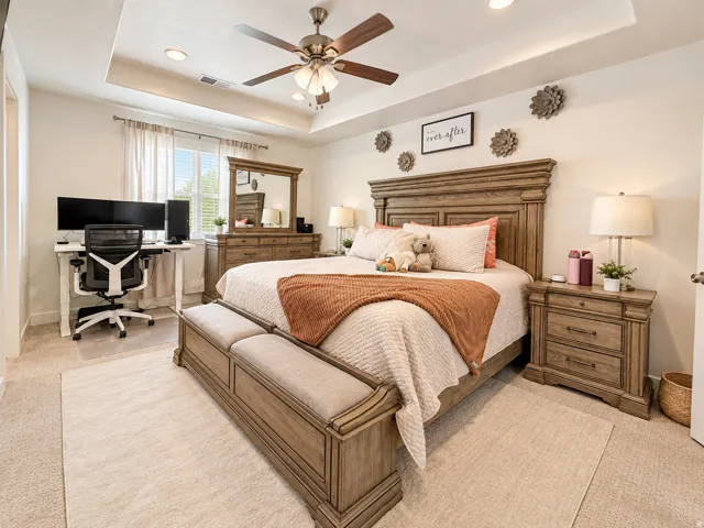 Tray ceiling with recessed lighting
