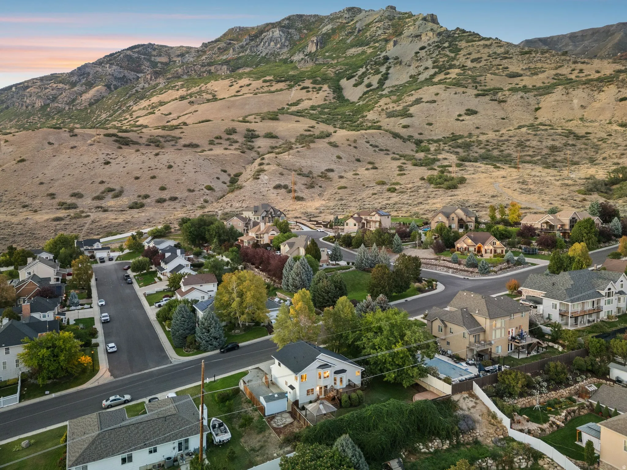 Nestled along the foothills with spectacular views.