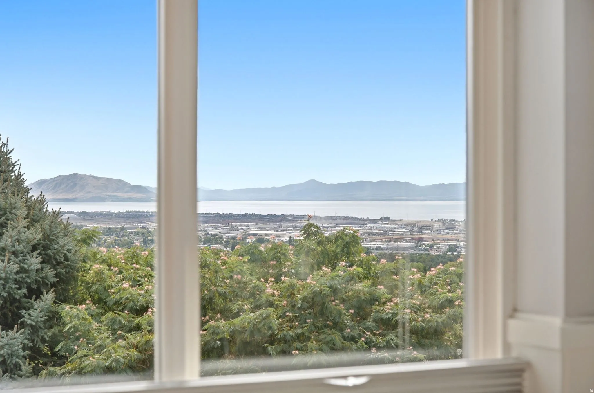 Expansive lake and mountain views.