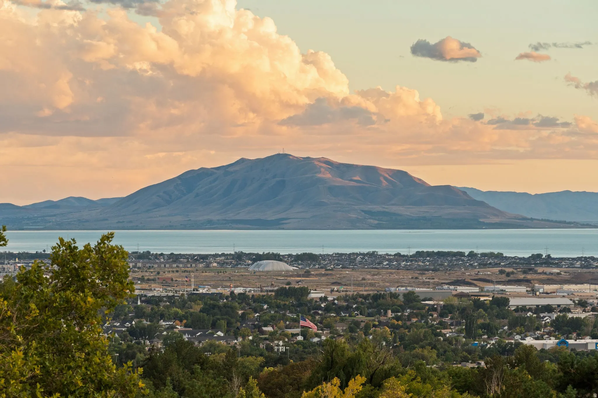 Expansive mountain and lake scenery