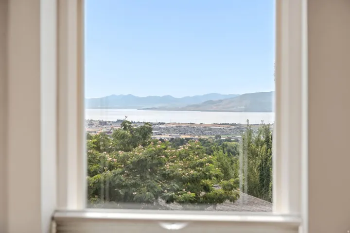 Utah lake views right from your bathroom.