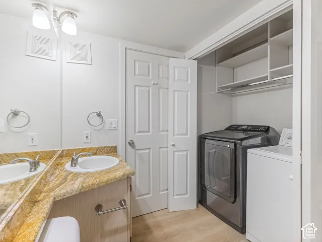 Main Bath with Laundry