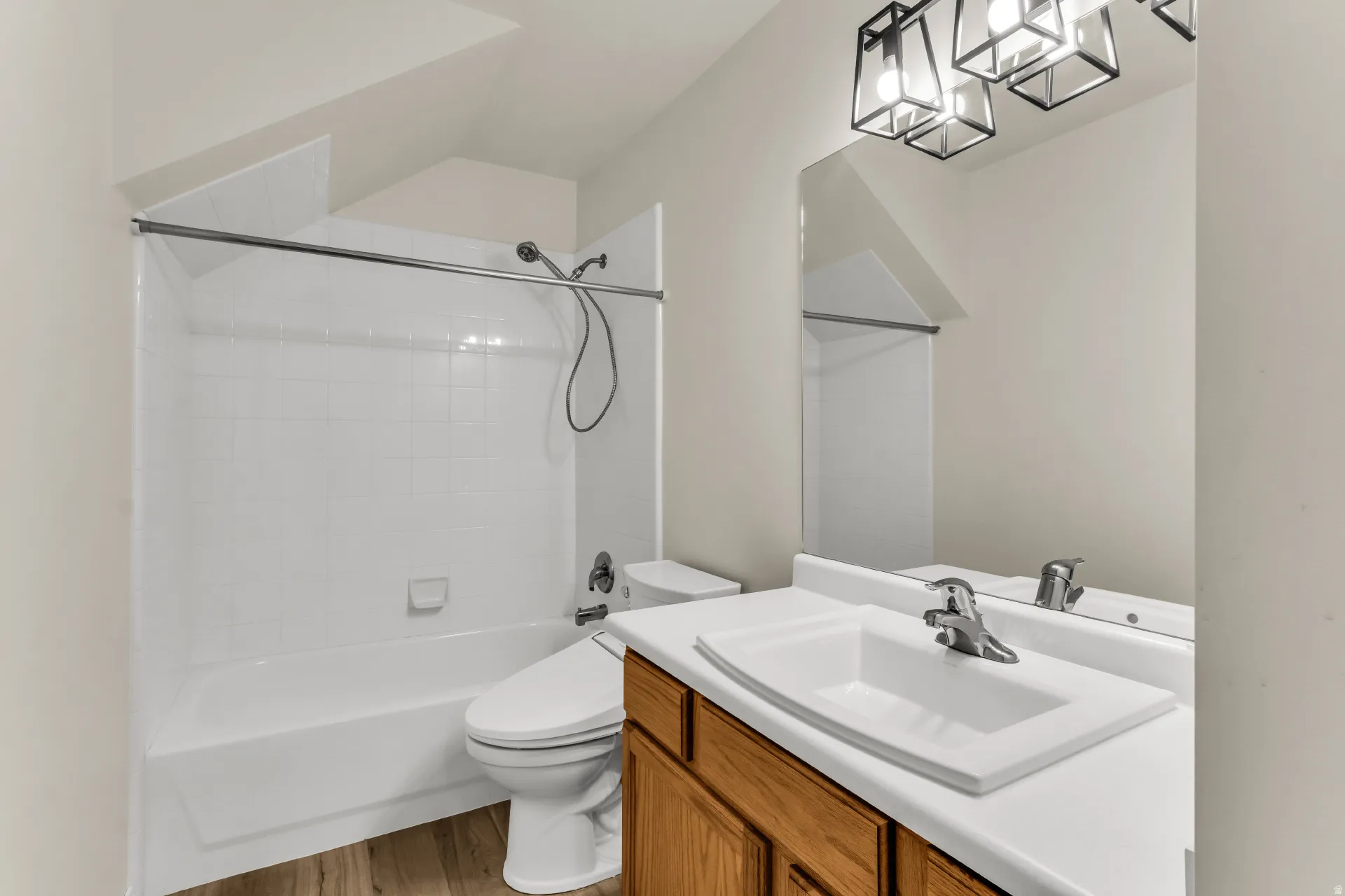 Full guest bathroom.