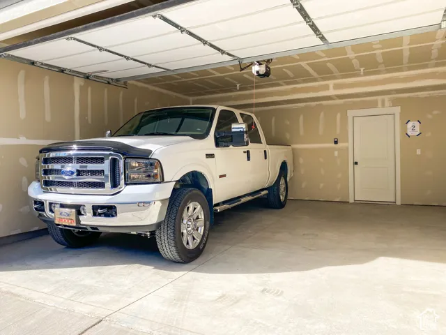 Garage fits a F-250