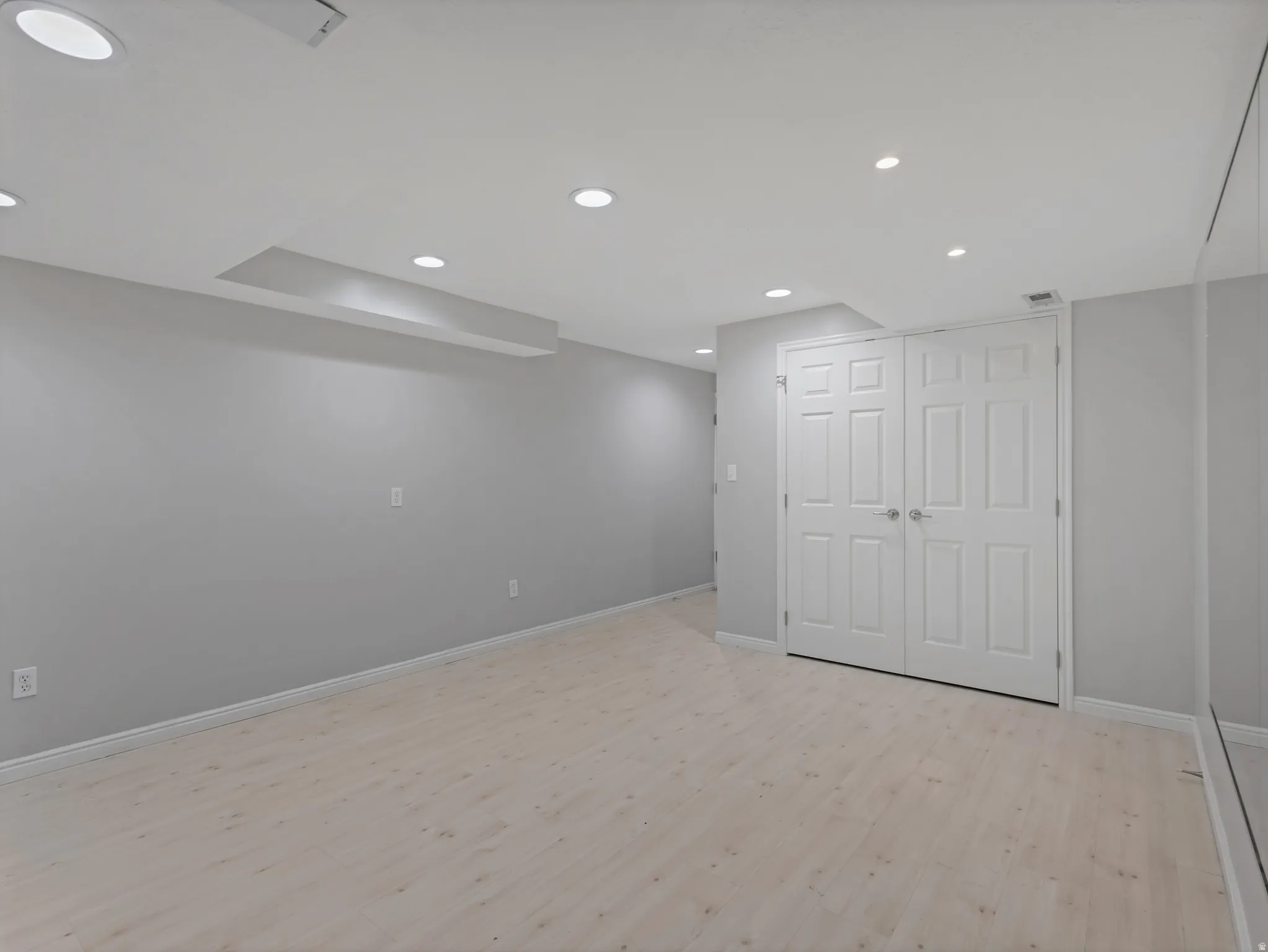 Flex Room / Dance Studio.....with separate entrance