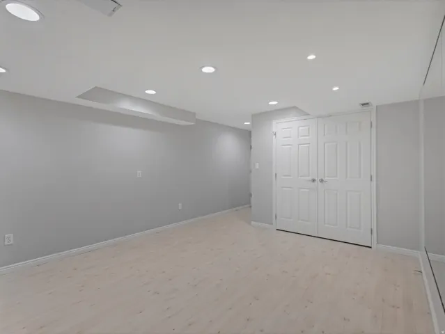 Flex Room / Dance Studio.....with separate entrance